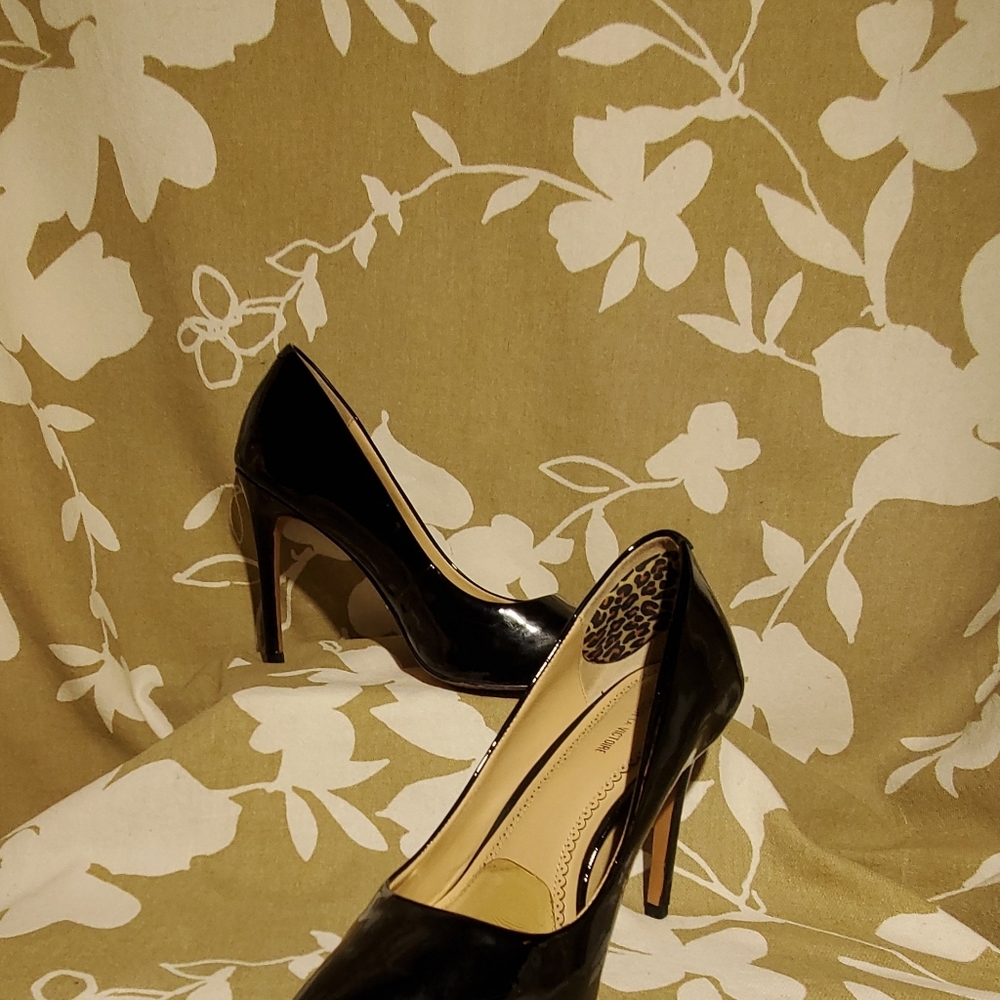 Pour la Victoire black patent leather pumps size10